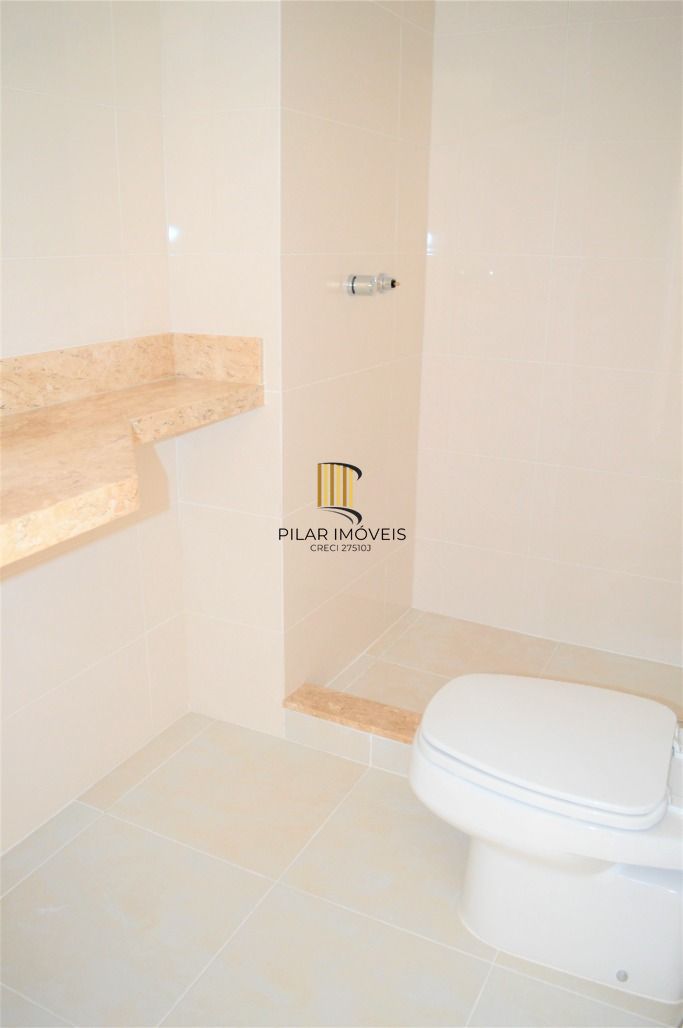 Lindo apartamento 2 dormitórios com 1 suíte, amplo garden e 2 vagas no Bairro Bom Fim.