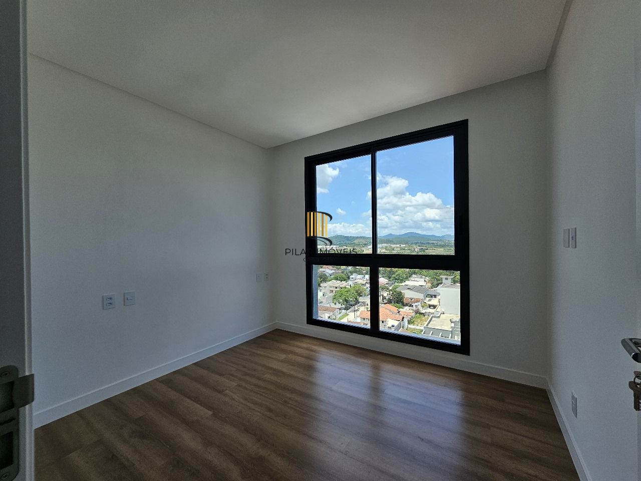 APARTAMENTO DE LUXO NO BLUE WAVES RESIDENCES EM PIÇARRA- SC COM VISTA PARA O MAR - ALTO PADRÃO