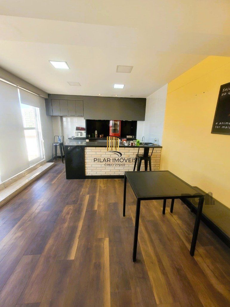 ANDAR INTEIRO NA GALERIA MALCOM 22º - SALA COMERCIAL LINDA E REFORMADA