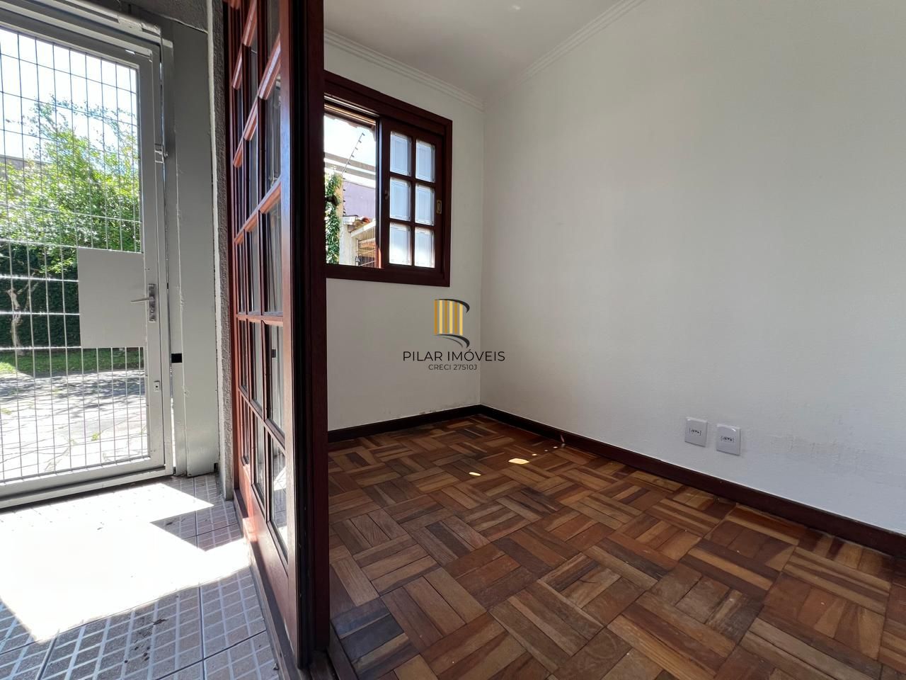 INCRÍVEL CASA COM LAREIRA E ESPAÇO GOOURMET EM CONDOMINIO NO BAIRRO IPANEMA!