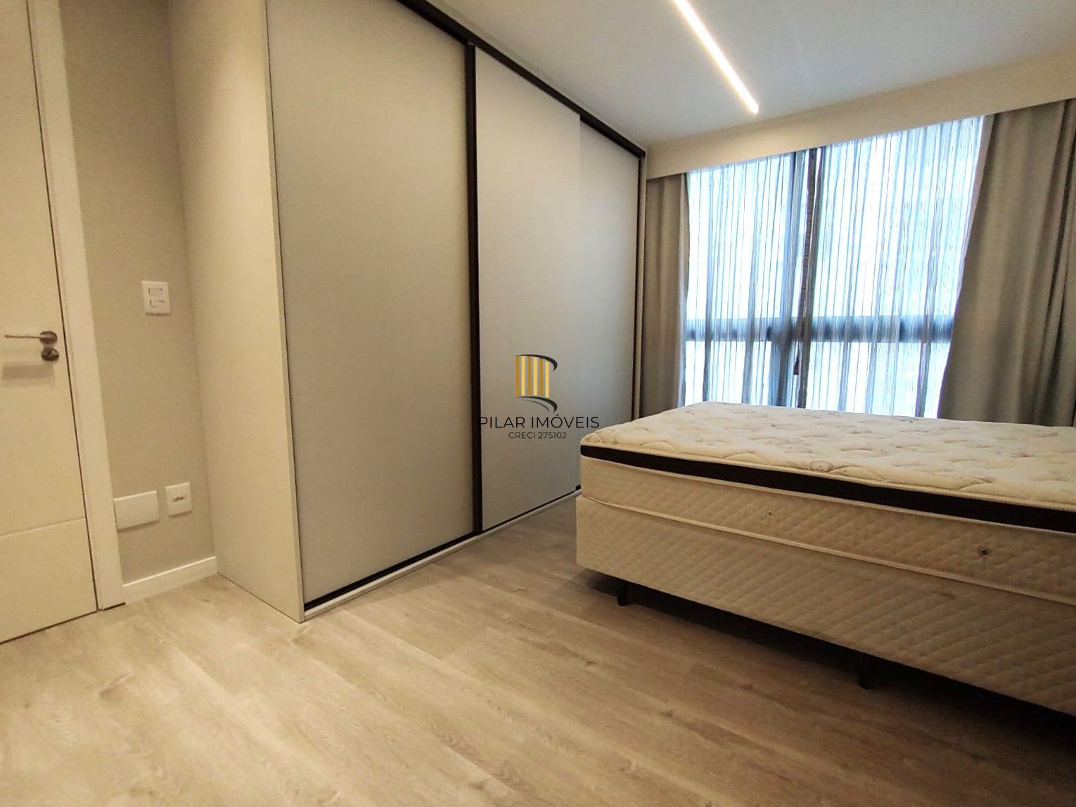 Lindo Duplex 2 dormitórios todo reformado na Dona Laura