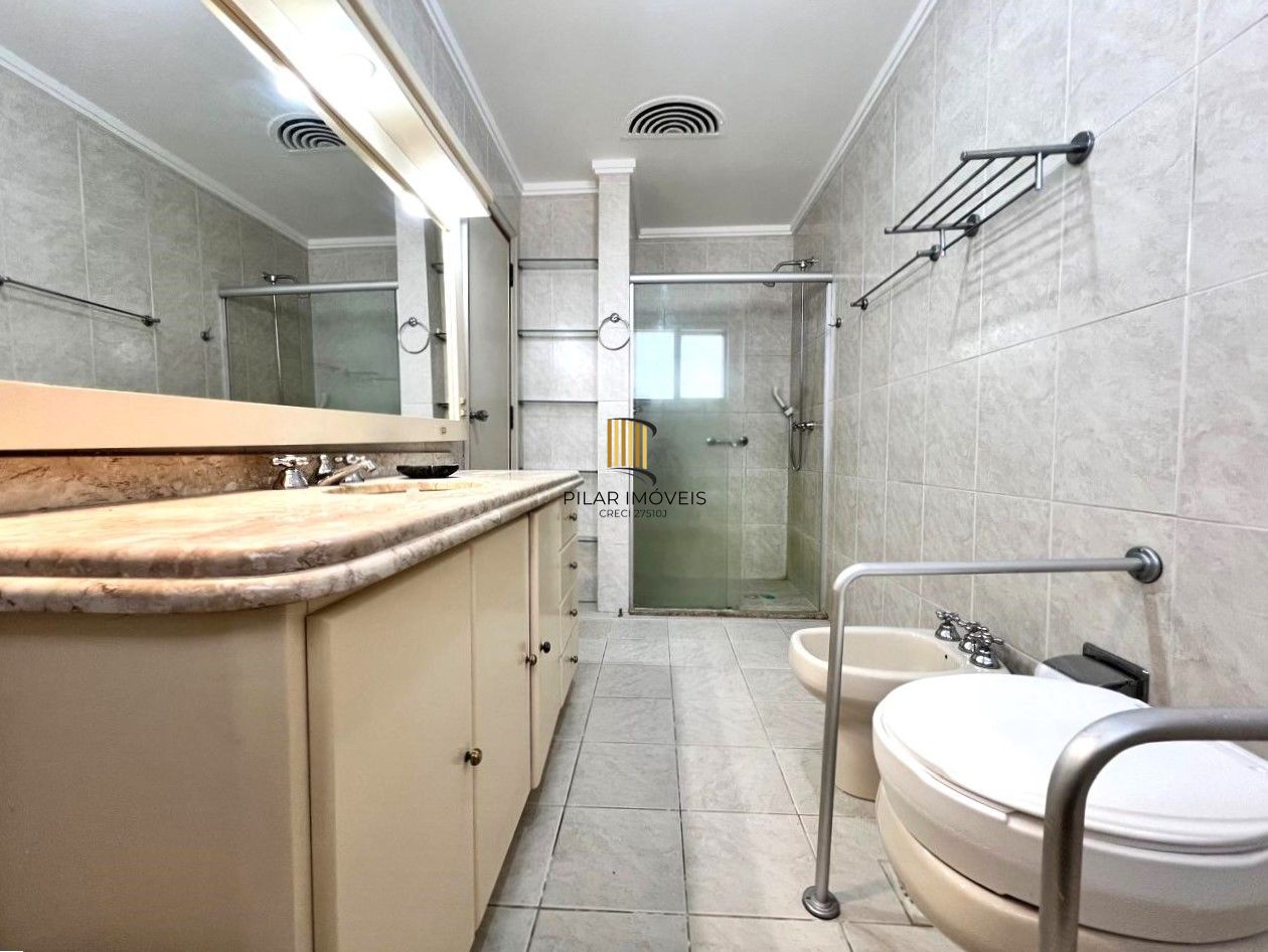 Apartamento 3 dormitórios com vaga em frente a Santa Casa