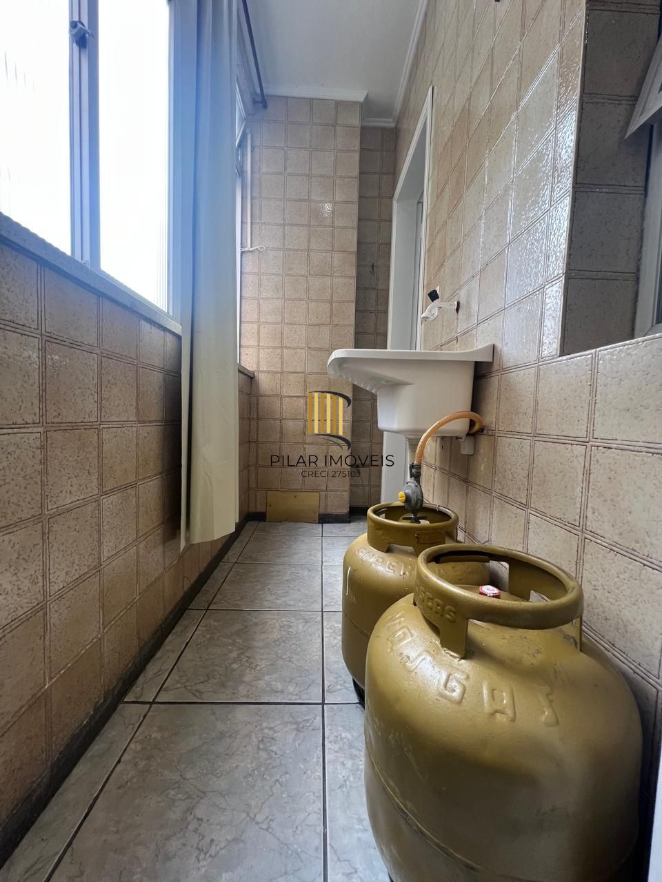 EXCELENTE E AMPLO APARTAMENTO 3 DORMITÓRIOS NO CENTRO - MUITA LUZ E O MELHOR DA VIDA URBANA!