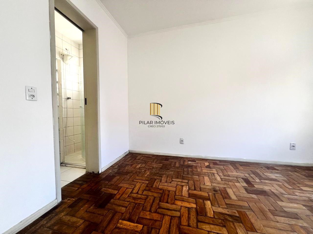 APARTAMENTO 1 DORMITÓRIO COM PORTARIA E ELEVADOR NA RUA GEN. LIMA E SILVA.
