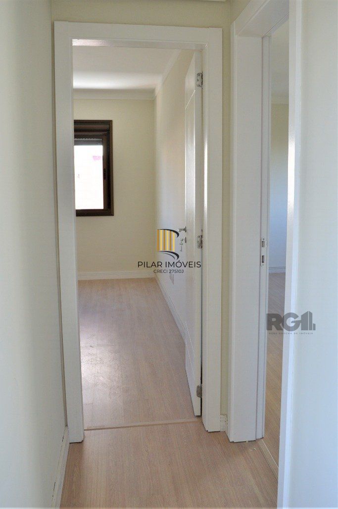 Lindo apartamento 2 dormitórios com 2 suítes, lavabo, vaga de garagem, amplo living 2 ambientes e cozinha com churrasqueira.