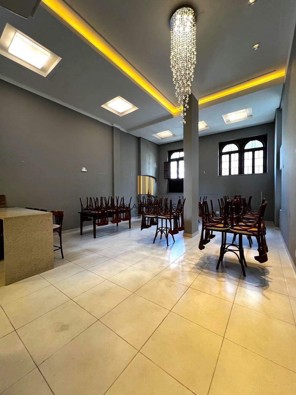 Apartamento 2 dormitórios com 1 suíte,  garden, 2 vagas e elevador no Bom Fim!