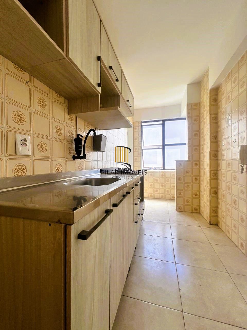 Apartamento 2 dormitórios com dependência em andar alto no Bairro Bom Fim