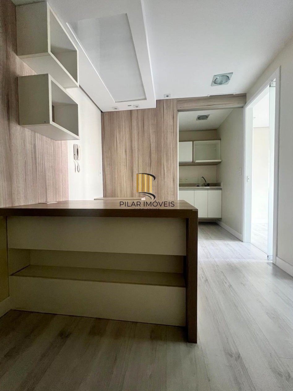 SALA COMERCIAL SEMIMOBILIADA COM VAGA, PARA VENDA OU LOCAÇÃO NO BAIRRO CENTRO HOSTÓRICO!