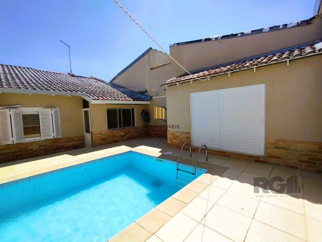 Casa 3 dormitórios no bairro Vila Cachoeirinha