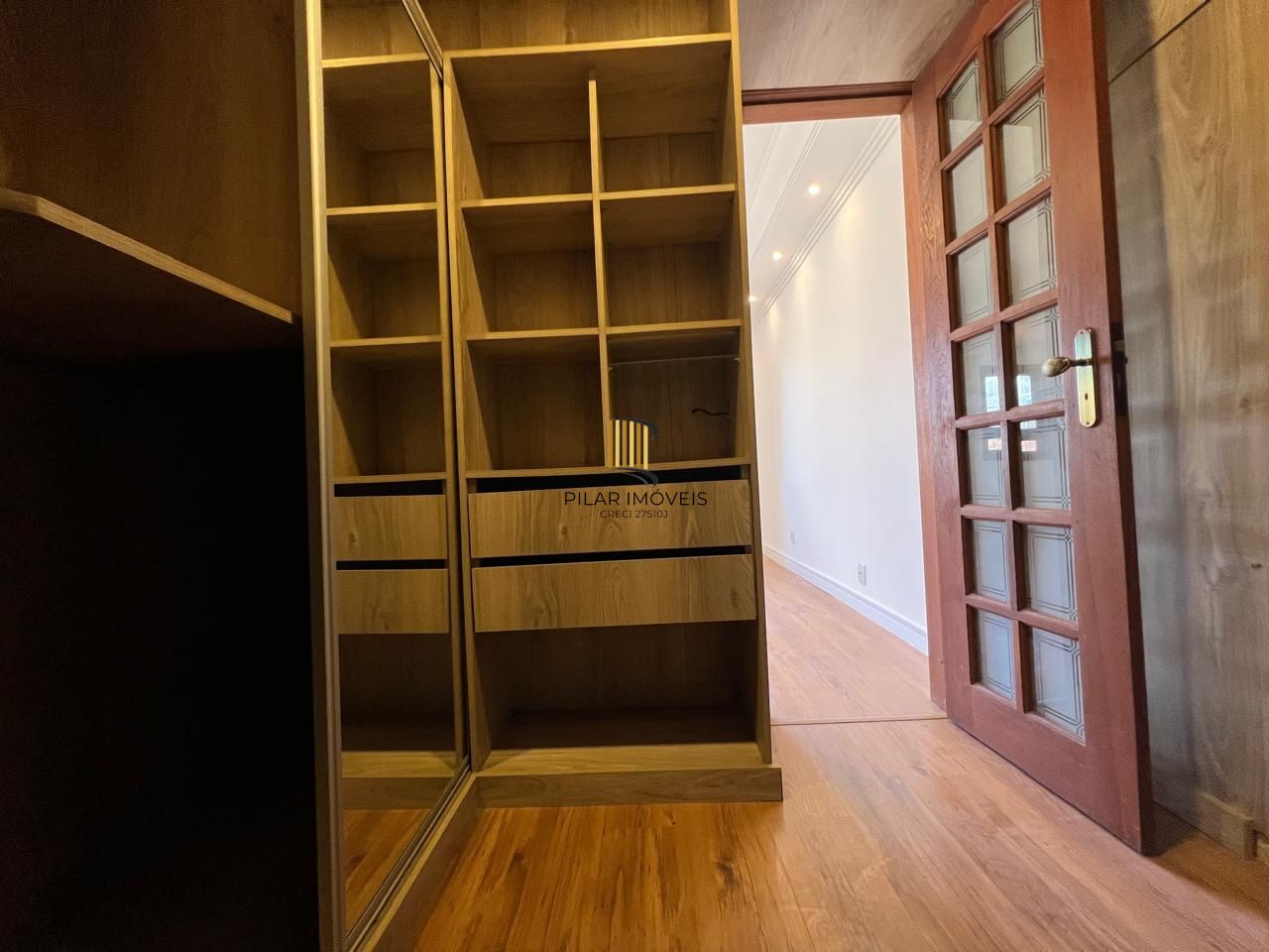 INCRÍVEL CASA COM LAREIRA E ESPAÇO GOOURMET EM CONDOMINIO NO BAIRRO IPANEMA!