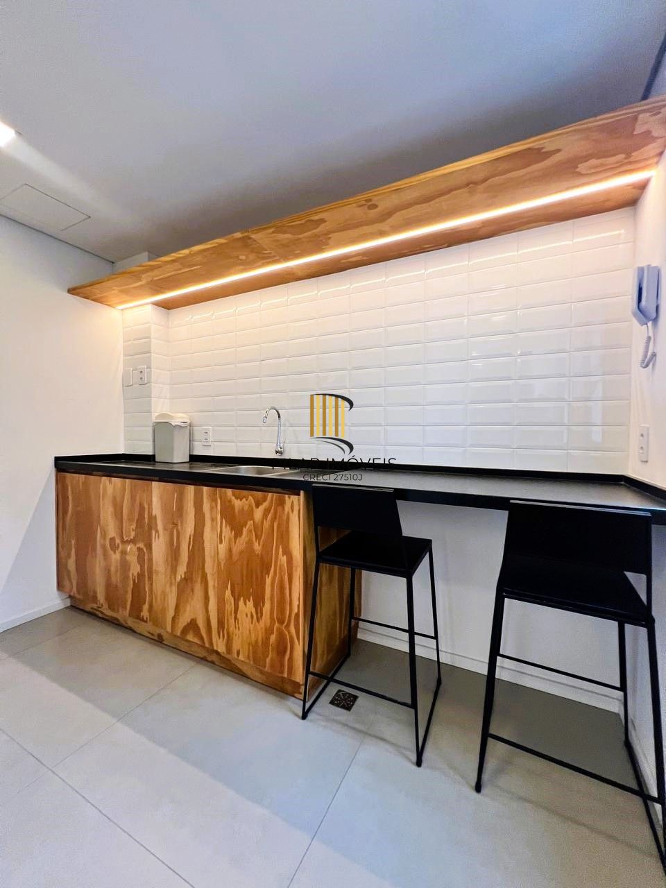 STUDIO SEMIMOBILIADO NA AV. VENÂNCIO AIRES PRÓXIMO AO HPS, UFRGS, HOSP. CLINICAS, COLÉGIO MILITAR!