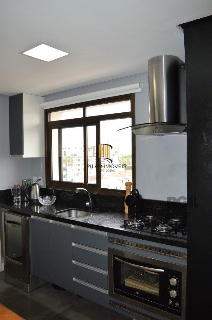 Excelente apartamento 2 dormitórios com  1 suíte e vista panorâmica para o Guaíba