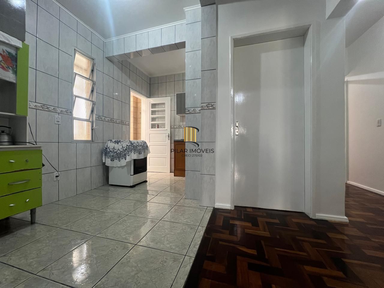 EXCELENTE E AMPLO APARTAMENTO 3 DORMITÓRIOS NO CENTRO - MUITA LUZ E O MELHOR DA VIDA URBANA!