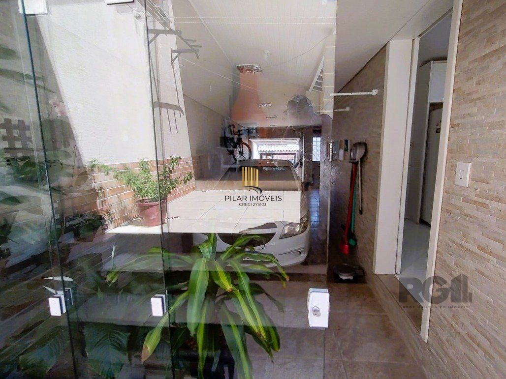 Casa 3 dormitórios no bairro Vila Cachoeirinha