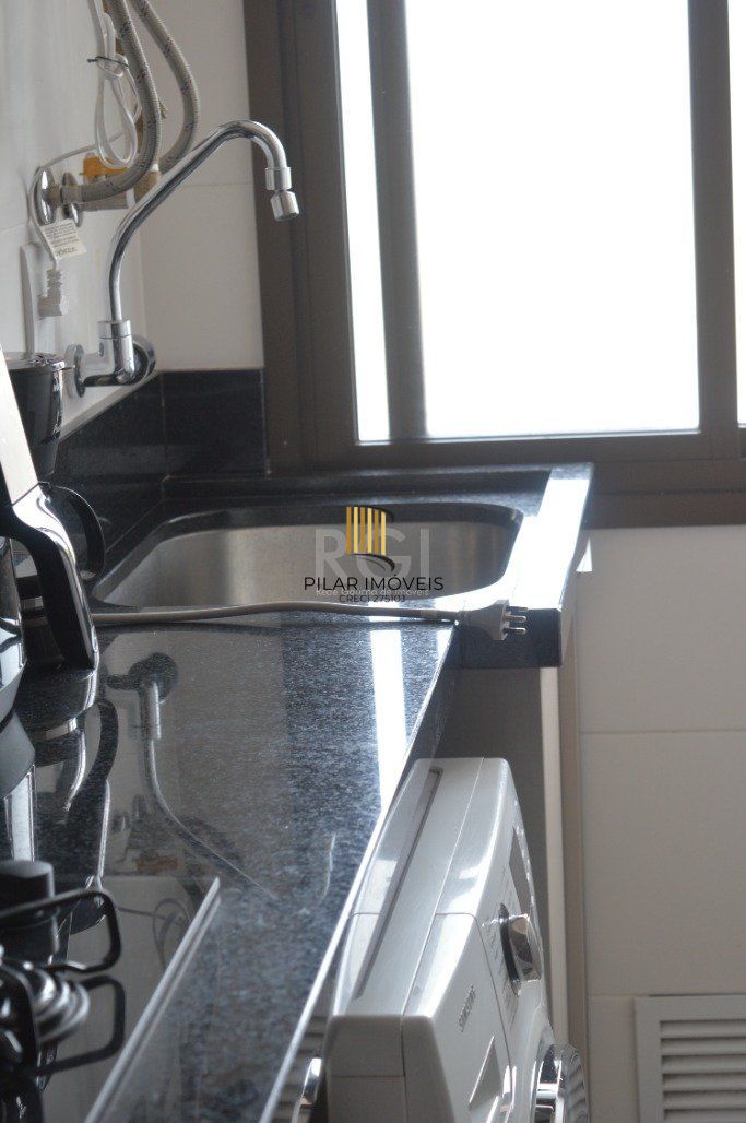 Excelente apartamento 2 dormitórios com box duplo próximo ao Zaffari Cabral
