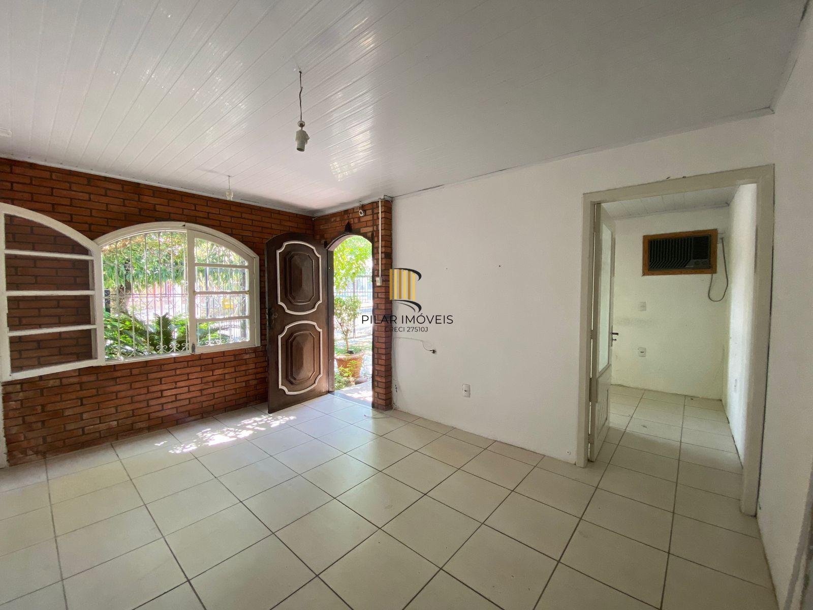 CASA AMPLA E ESPAÇOSA NO BAIRRO GLÓRIA EM PORTO ALEGRE.