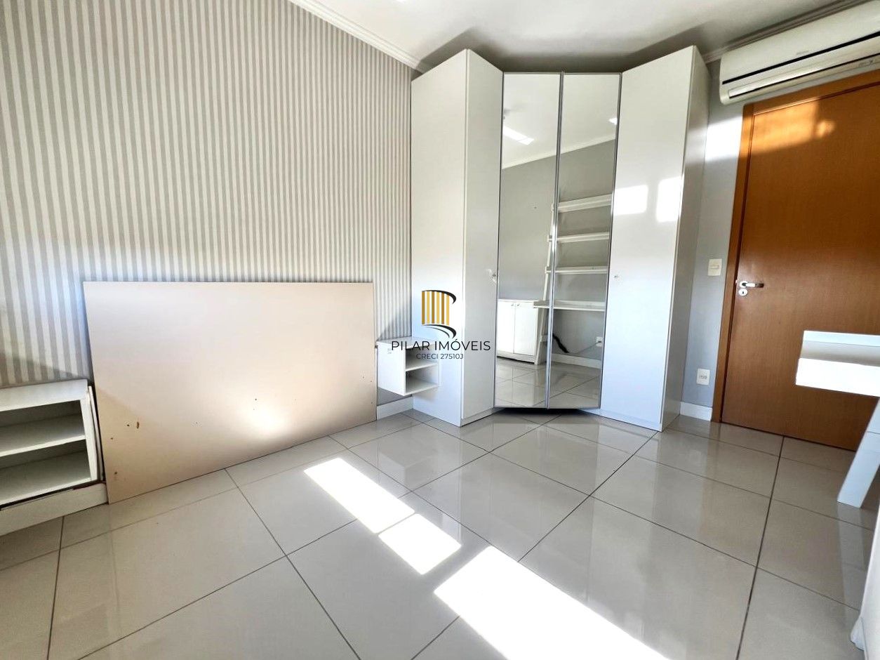 Apartamento 2 dormitórios semimobiliado com box duplo e Infra no Menino Deus