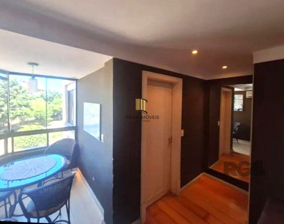 Encantador apartamento  de 1 dormitório, totalmente mobiliado por arquiteto, na Zona Norte de Porto Alegre.