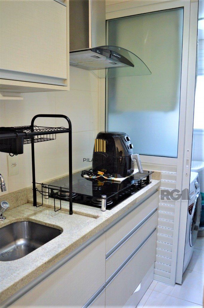 Excelente apartamento 2 dorm. sendo 1 suite, com terraço, churrasqueira, semimobiliado - 1 vaga dupla - Bairro Cidade Baixa