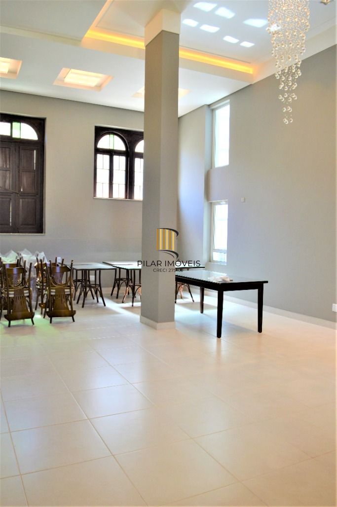Lindo apartamento 2 dormitórios com 1 suíte, amplo garden e 2 vagas no Bairro Bom Fim.