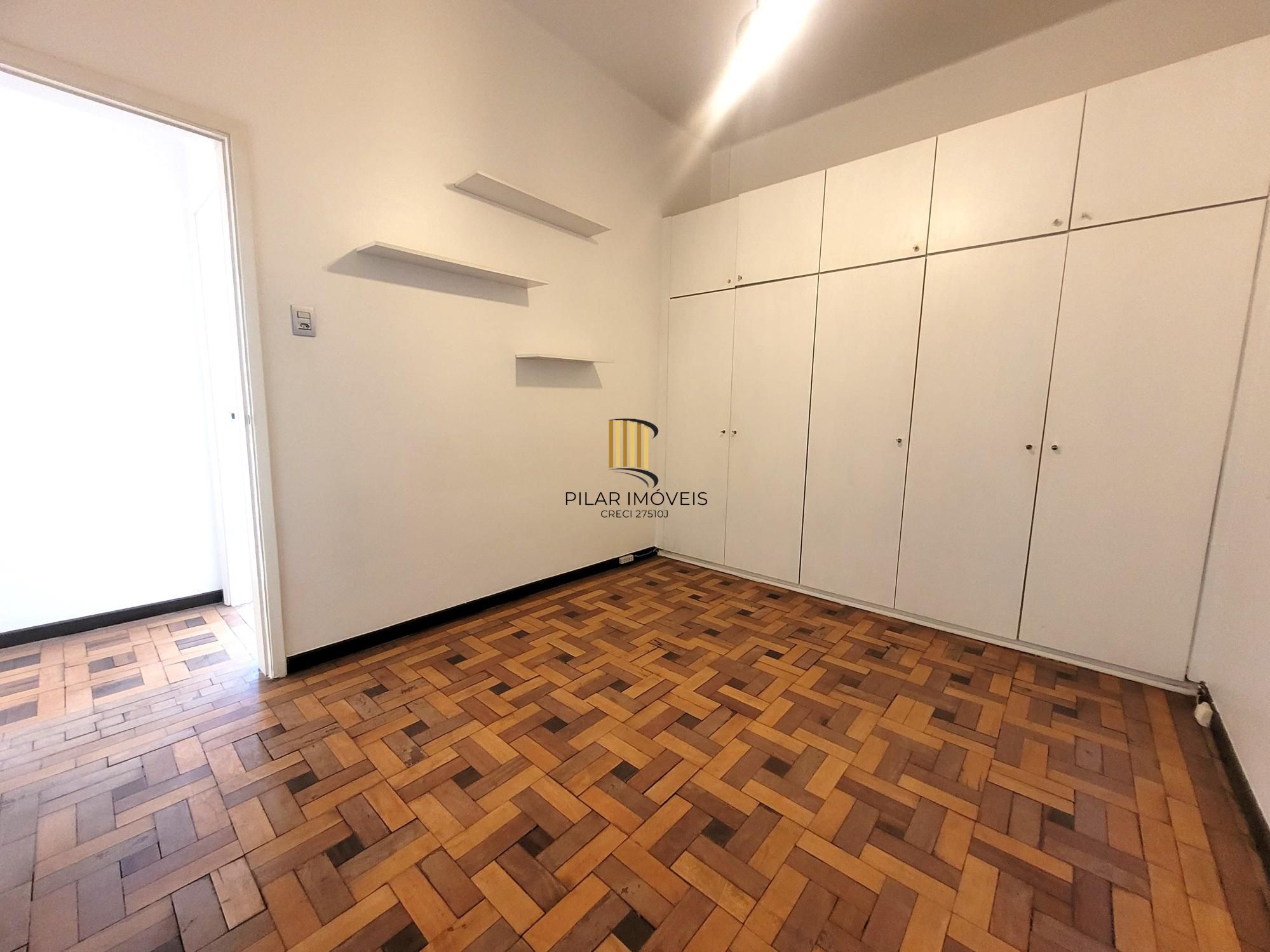 Excelente apartamento 2 dormitórios com  vista espetacular e sacada  na Rua :Dr. Barros Cassal .