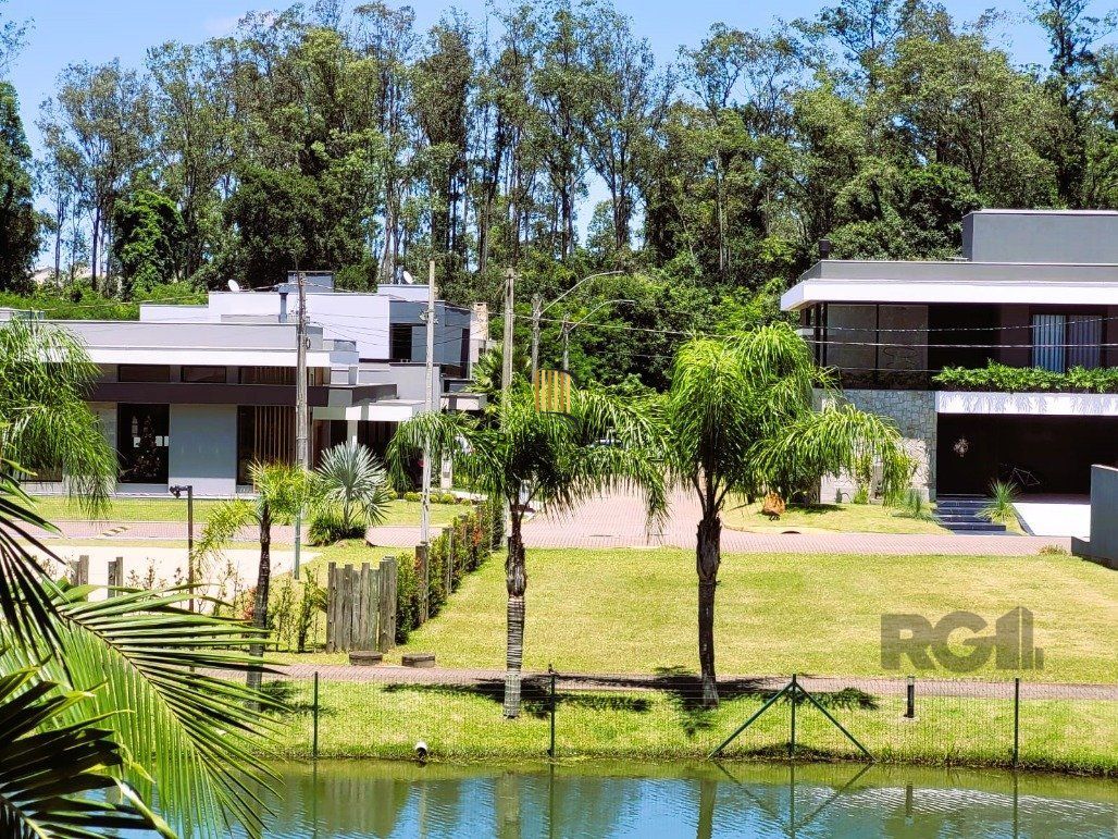 Casa de Condomínio 3 dormitórios no bairro Distrito Industrial