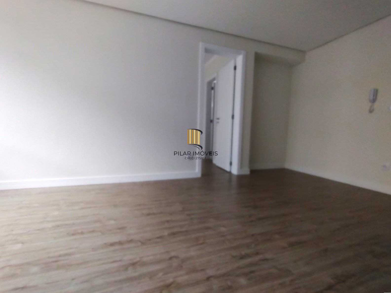 APARTAMENTO 1 DORMITÓRIO COM SUÍTE, COZINHA AMERICANA, LAVABO E AMPLO LIVING NO BOM FIM!
