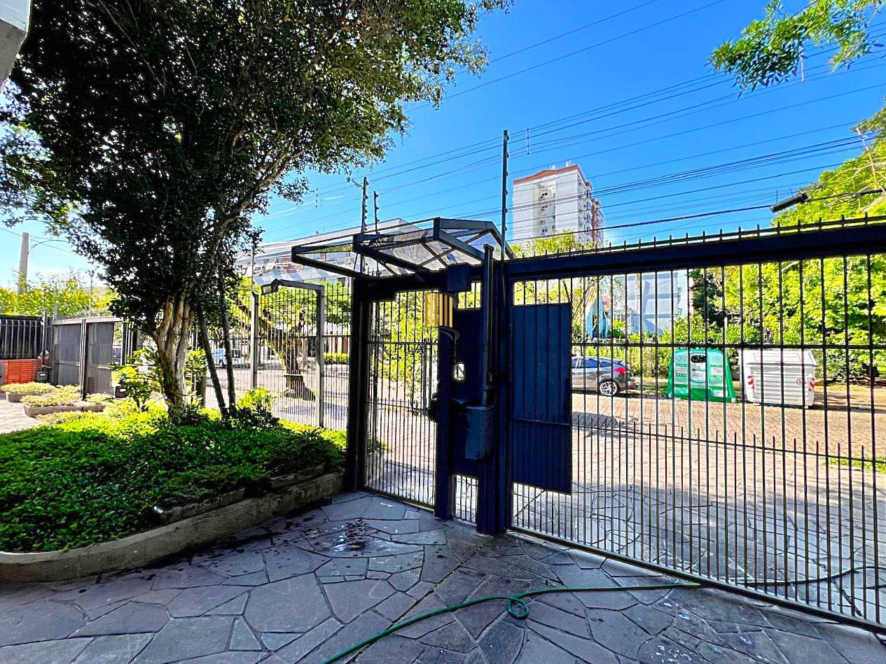 Apartamento 2 dormitórios no Menino Deus