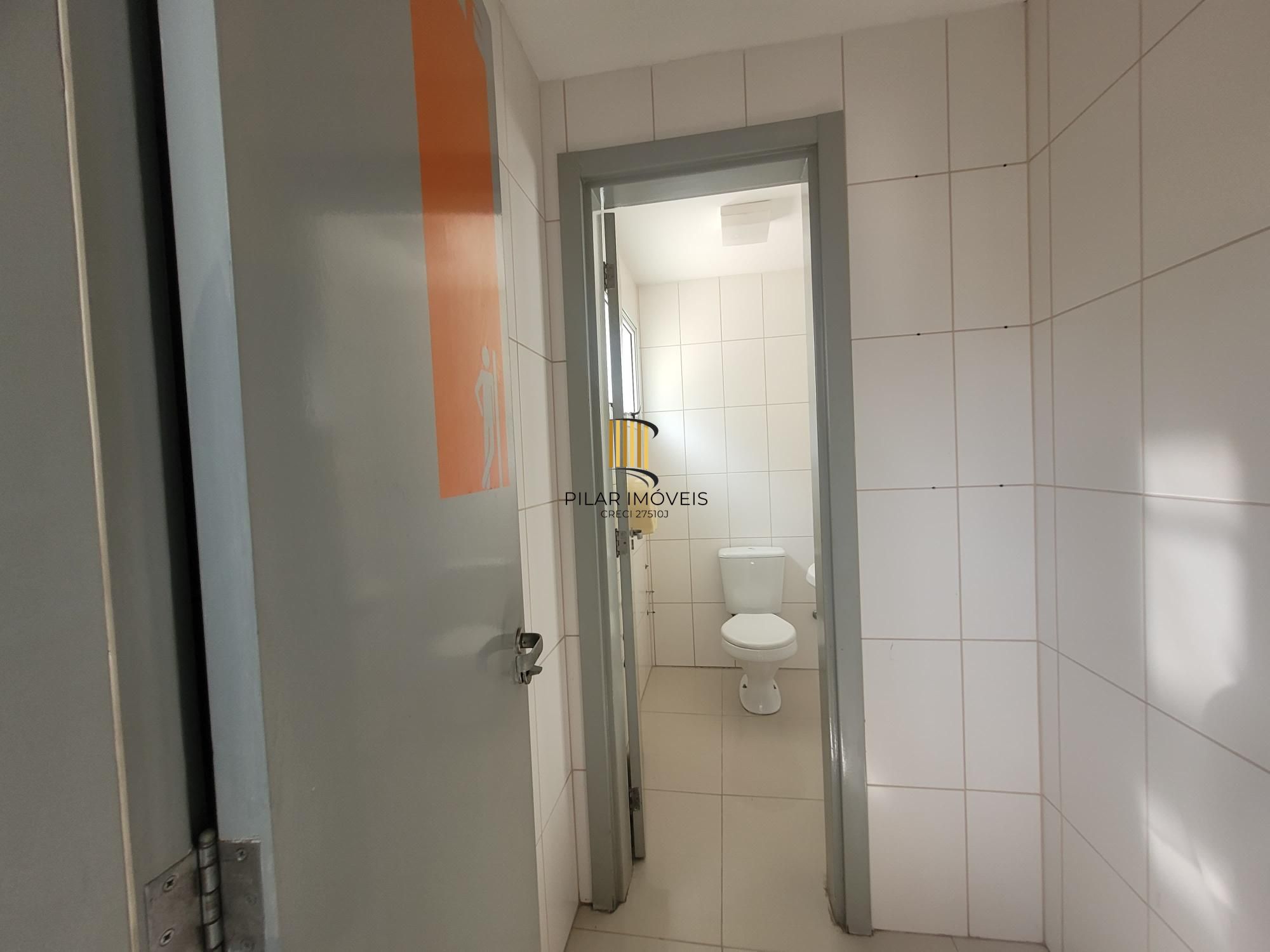 Loja Térrea com Mezanino