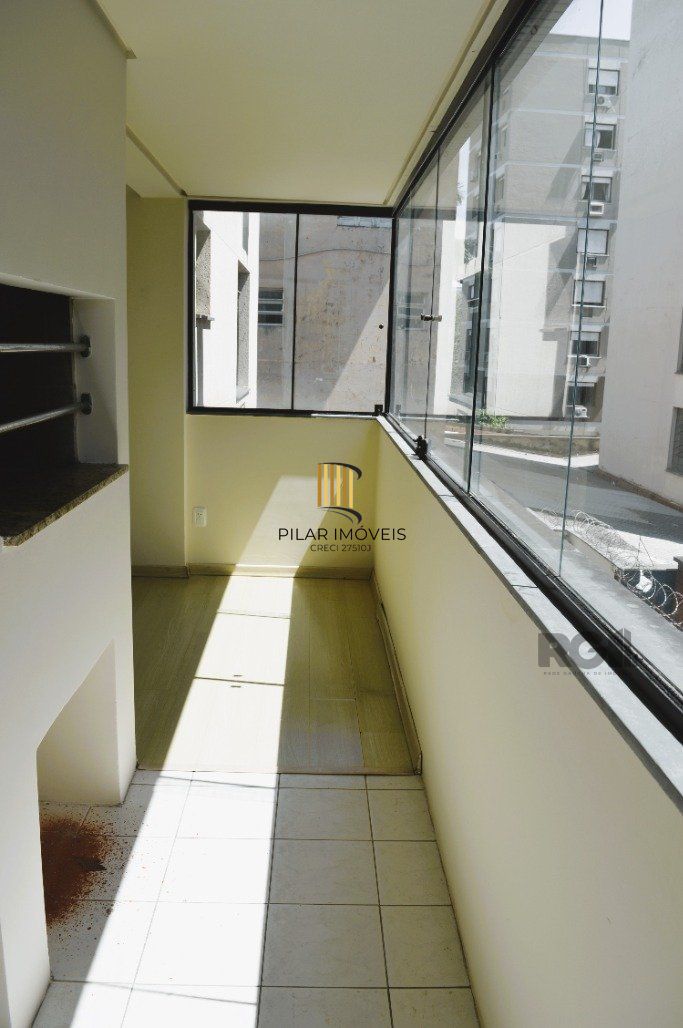 Excelente apto.2 dorm. com 1 suíte, churrasqueira e 1 vaga na Rua Olavo Bilac