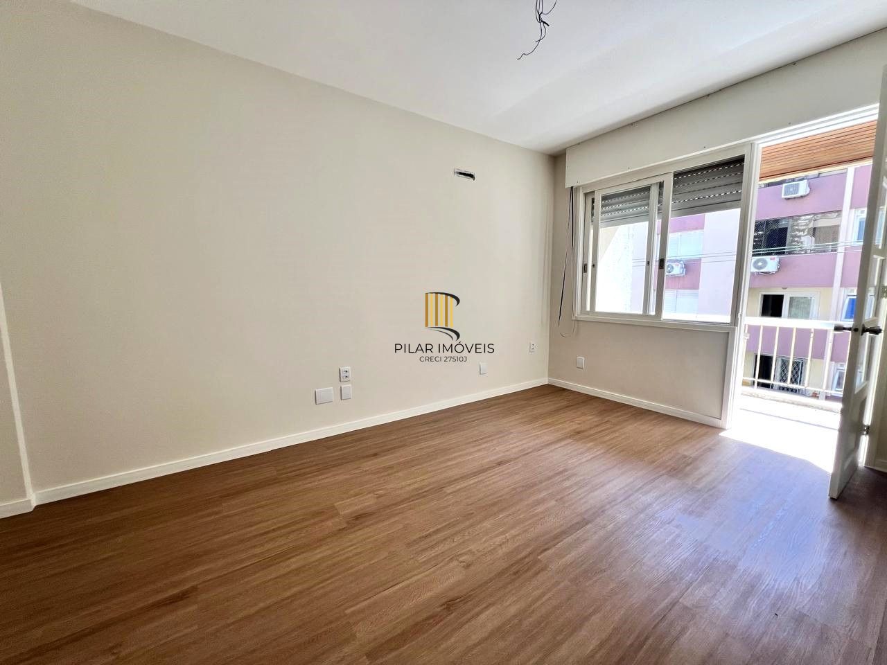 Excelente apartamento 2 dormitórios reformado no Bom Fim