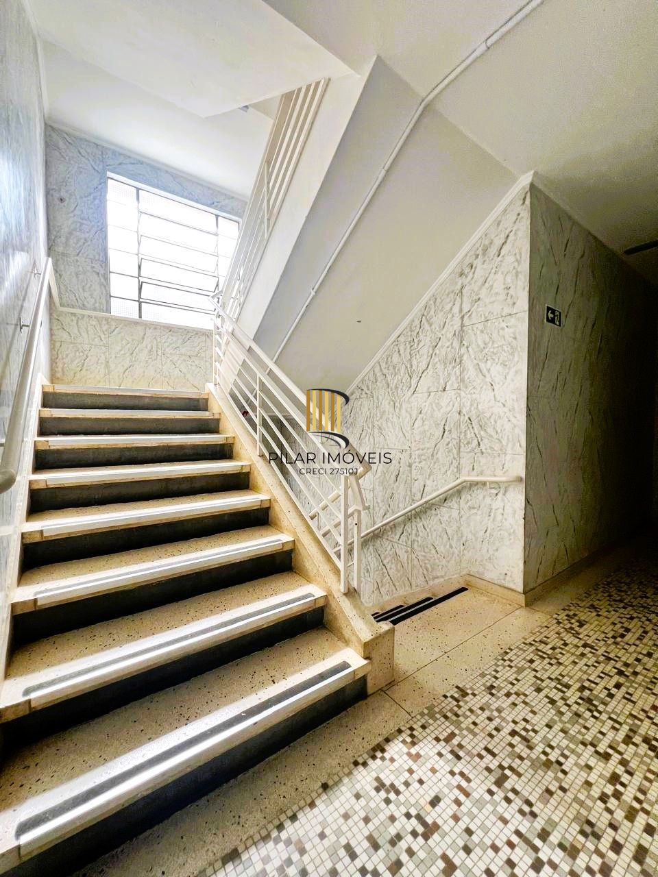 BAIRRO AUXILIADORA - VENDA 2 DORMITÓRIOS DE FRENTE