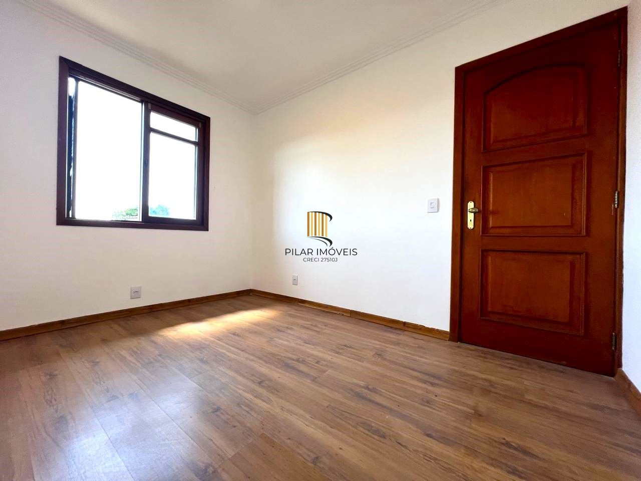 INCRÍVEL CASA COM LAREIRA E ESPAÇO GOOURMET EM CONDOMINIO NO BAIRRO IPANEMA!