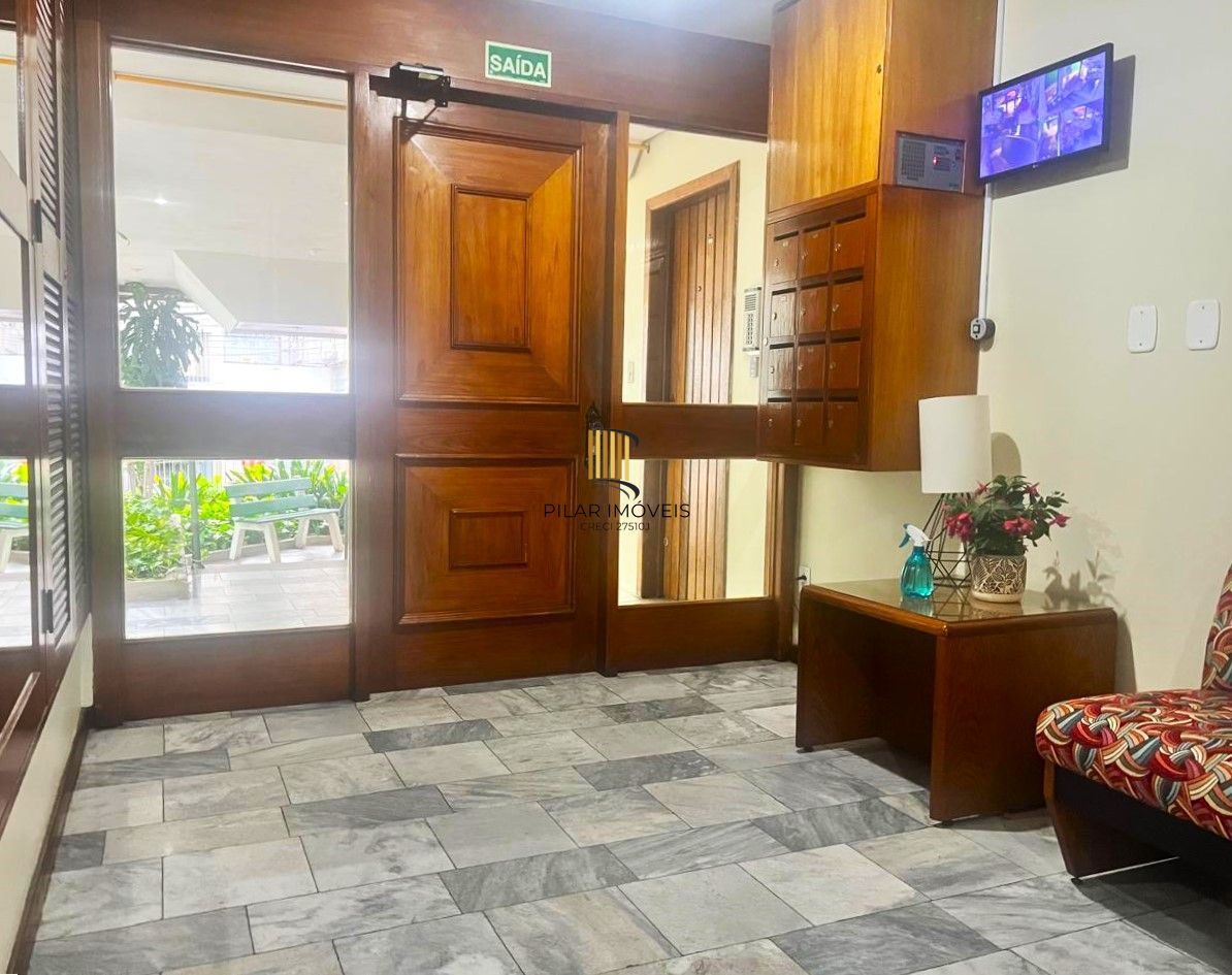 OPORTUNIDADE ÚNICA NO BOM FIM: APARTAMENTO 2 DORMITÓRIOS COM VAGA E ELEVADOR