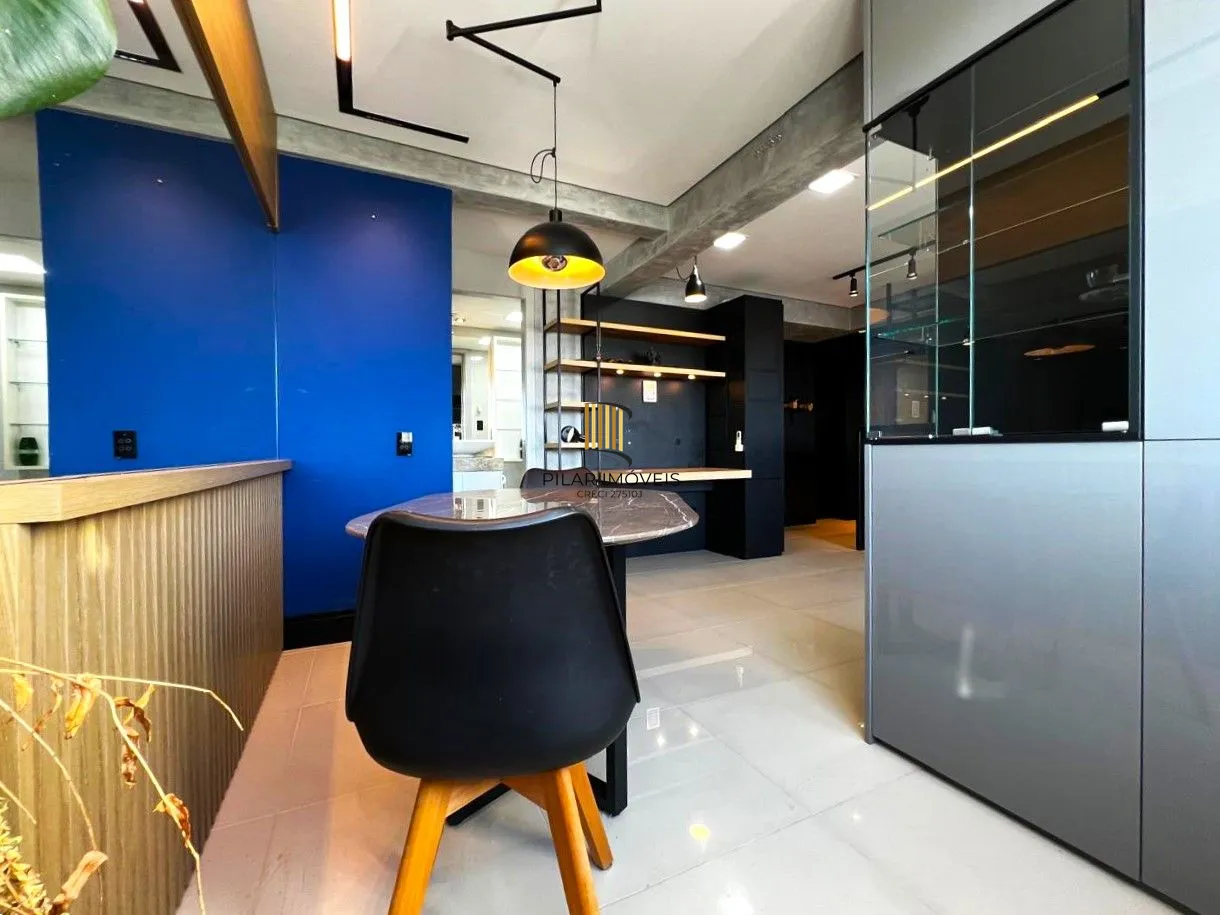 Apartamento 1 dormitório mobiliado com vaga e infra no Bairro Santana