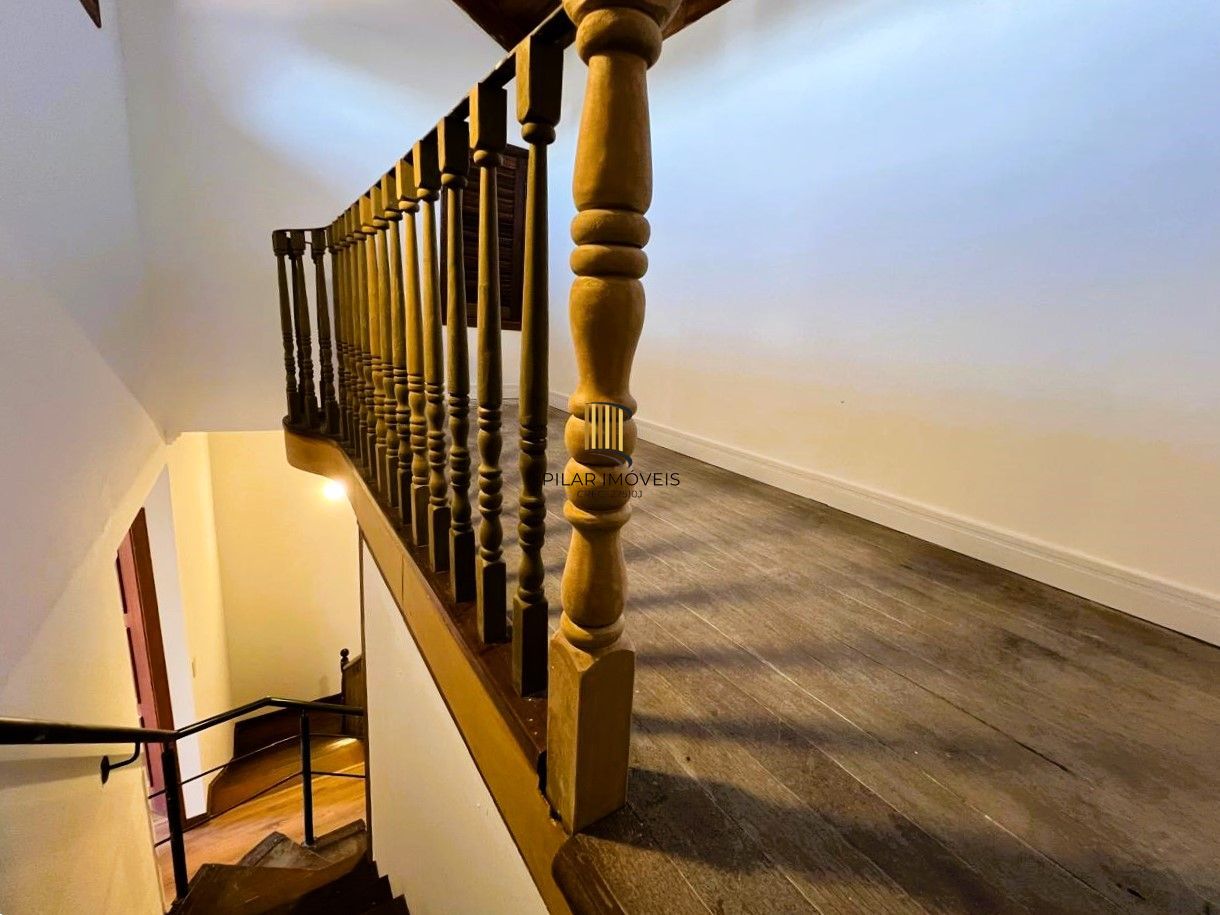 INCRÍVEL CASA COM LAREIRA E ESPAÇO GOOURMET EM CONDOMINIO NO BAIRRO IPANEMA!