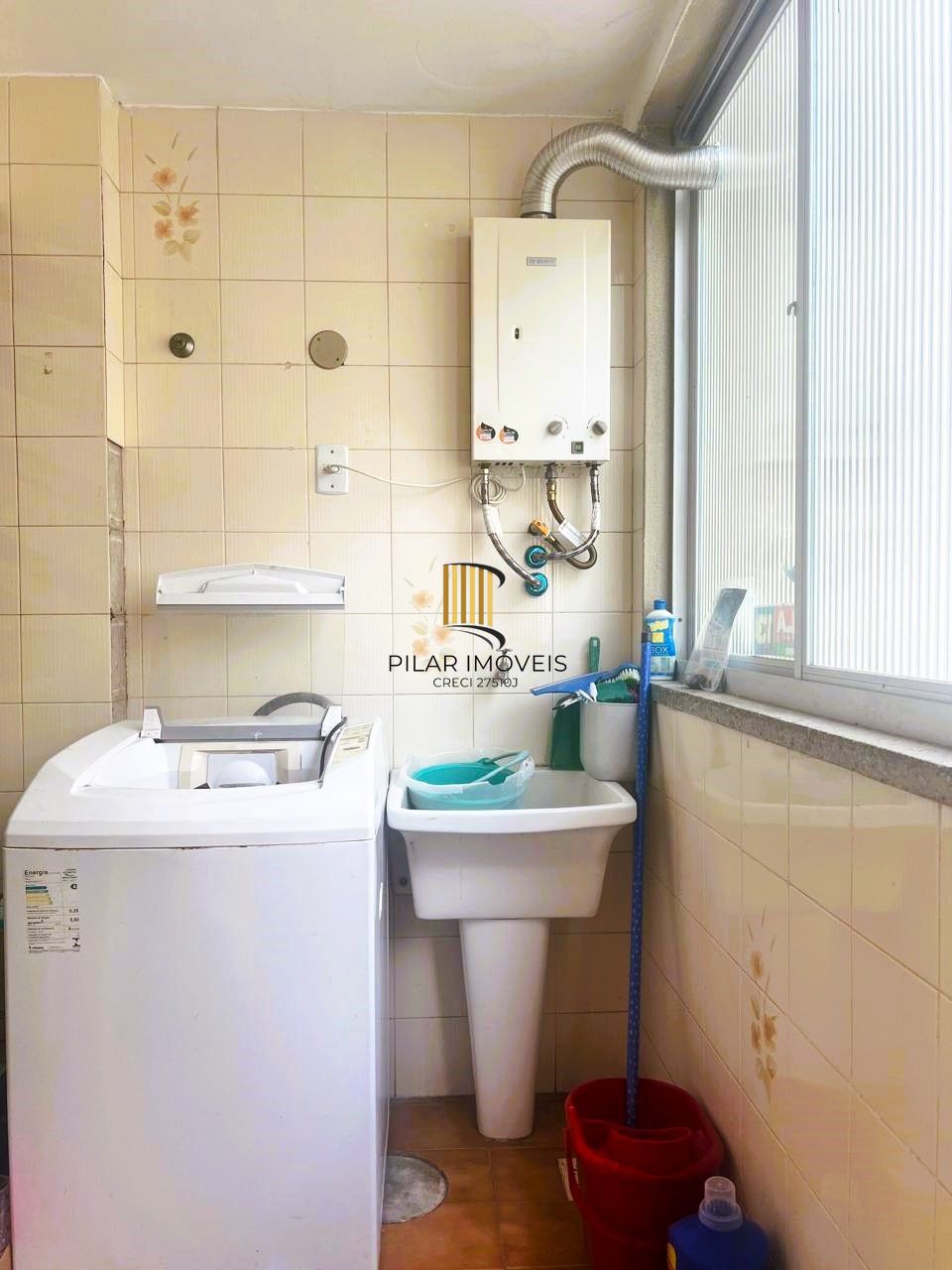 OPORTUNIDADE ÚNICA NO BOM FIM: APARTAMENTO 2 DORMITÓRIOS COM VAGA E ELEVADOR