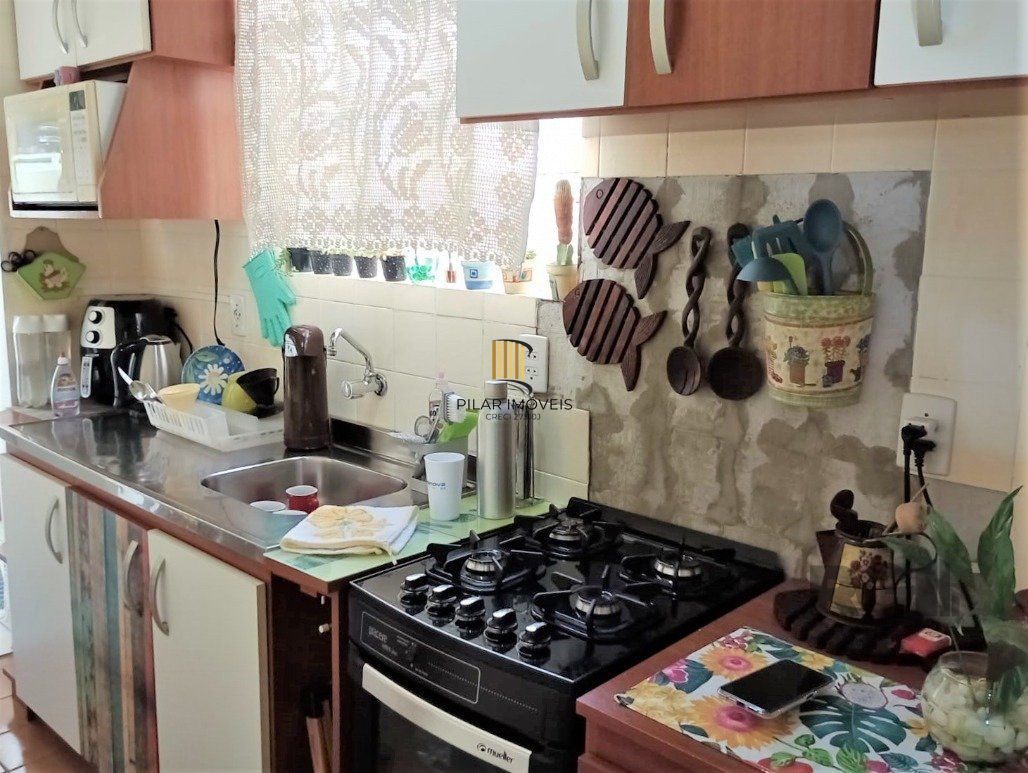 ótimo apartamento 2 dormitórios com sacada e 1 vaga de garagem coberta por convenção.