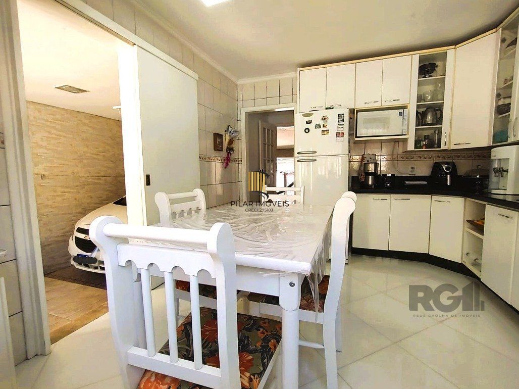Casa 3 dormitórios no bairro Vila Cachoeirinha