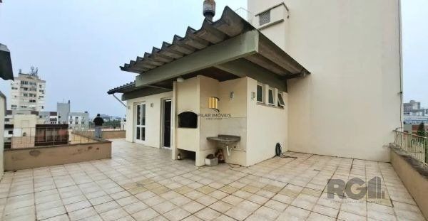 Excelente apartamento 2 dormitórios reformado no Bom Fim