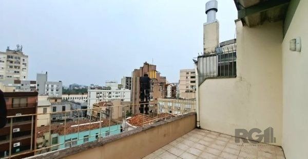 Excelente apartamento 2 dormitórios reformado no Bom Fim