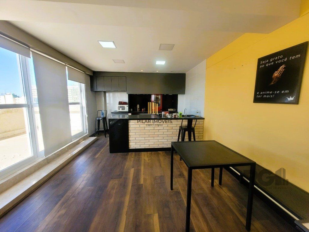 ANDAR INTEIRO NA GALERIA MALCOM 22º - SALA COMERCIAL LINDA E REFORMADA