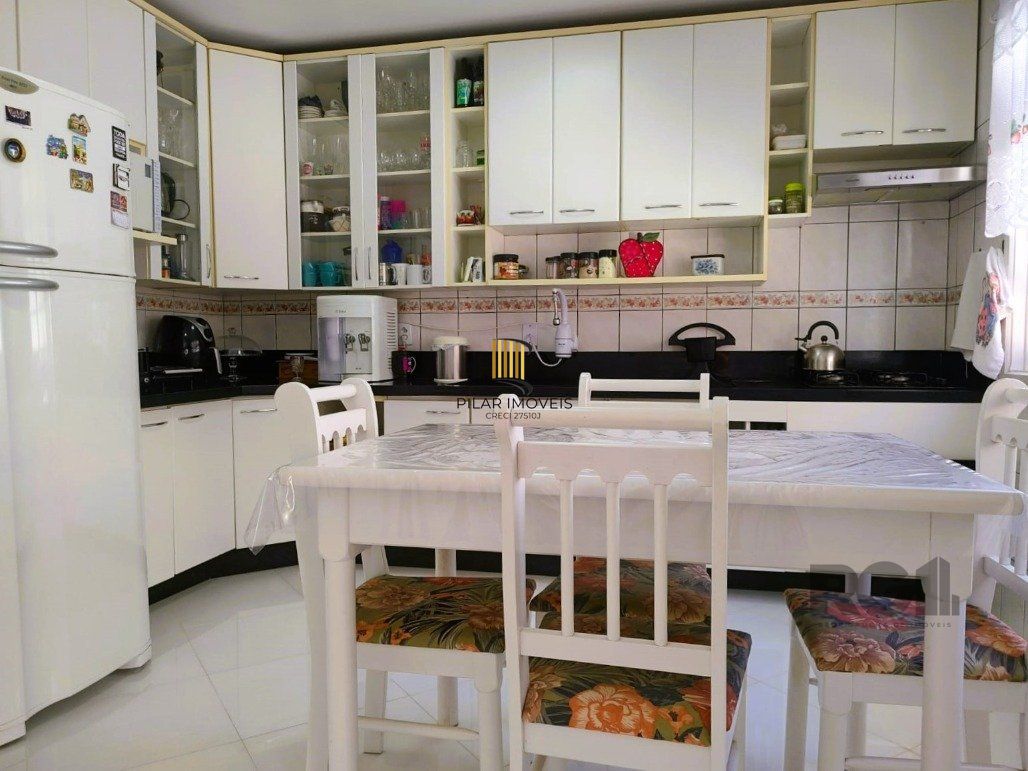 Casa 3 dormitórios no bairro Vila Cachoeirinha