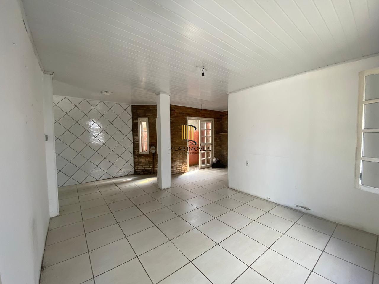 CASA AMPLA E ESPAÇOSA NO BAIRRO GLÓRIA EM PORTO ALEGRE.