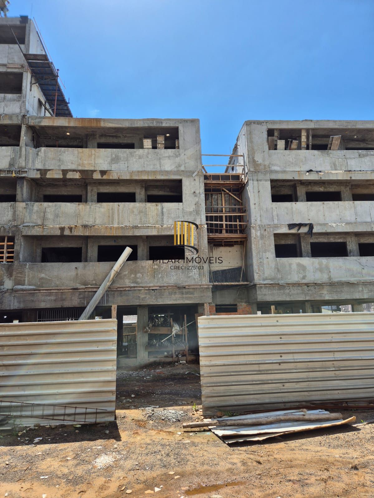 SUA COBERTURA DOS SONHOS NA PRAIA DE TORRES - RS