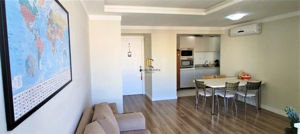 Excelente, amplo e ensolarado apartamento 3 dormitórios sendo 1 suíte, com living 2 ambientes, banheiro social, semimobiliado e com 2 vagas de garagem.