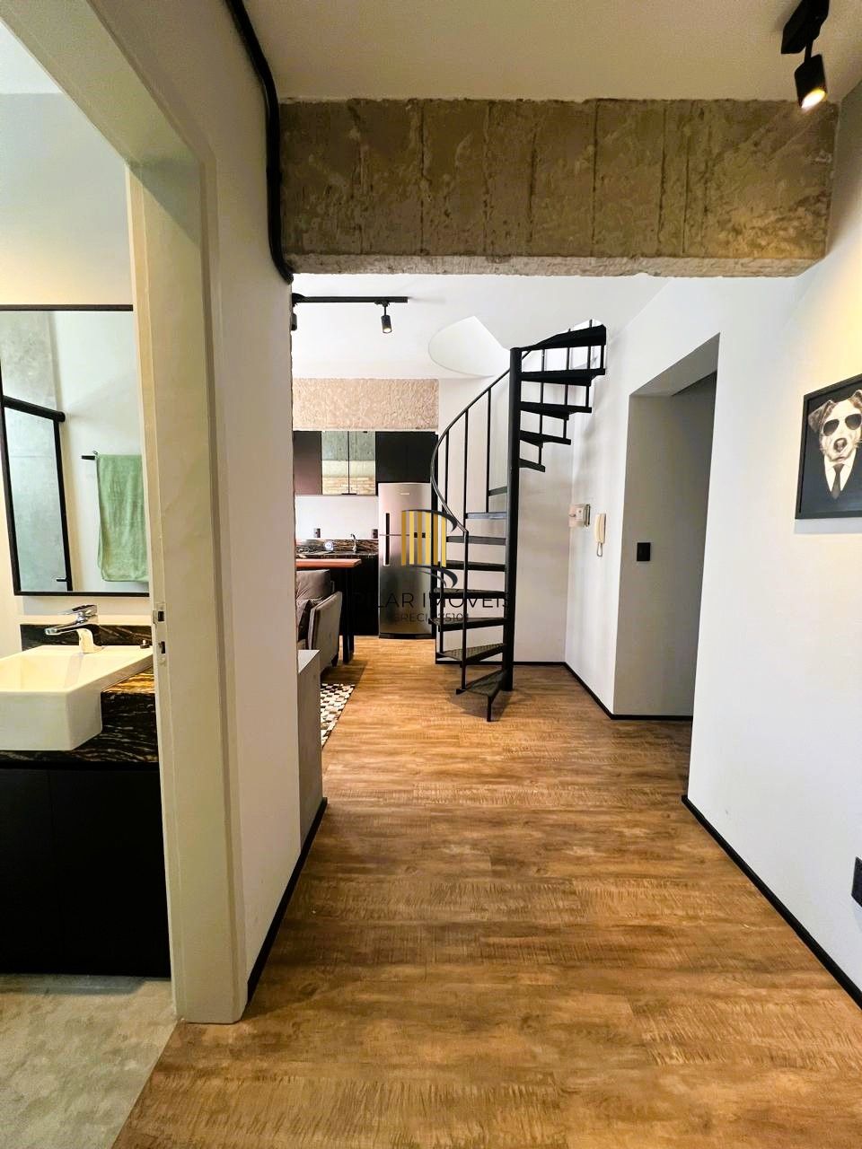 Cobertura 1 dormitório semi mobiliada com piscina e vaga no Bom Fim