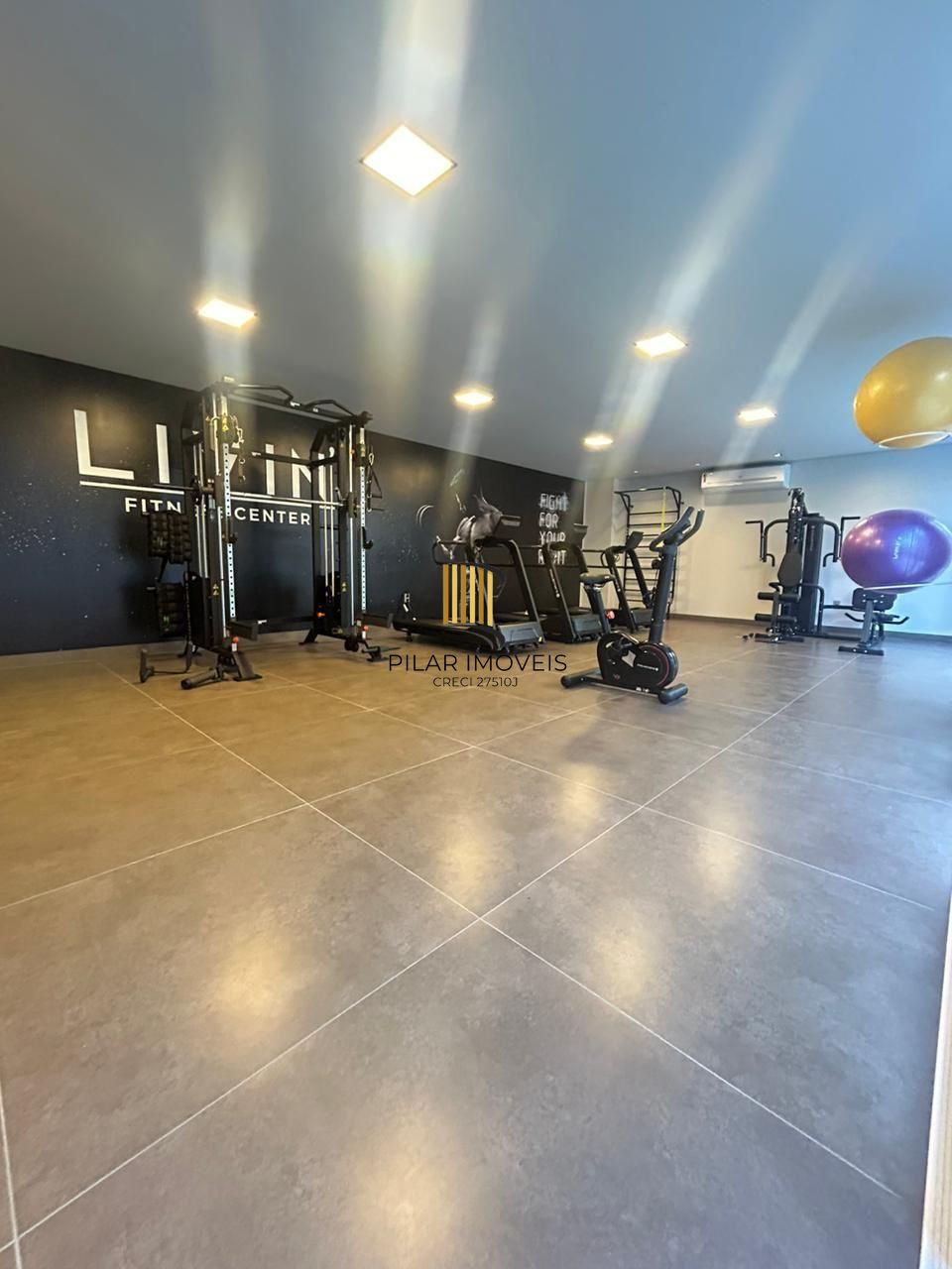 Excelente Studio mobiliado com vaga coberta no Living Resort House