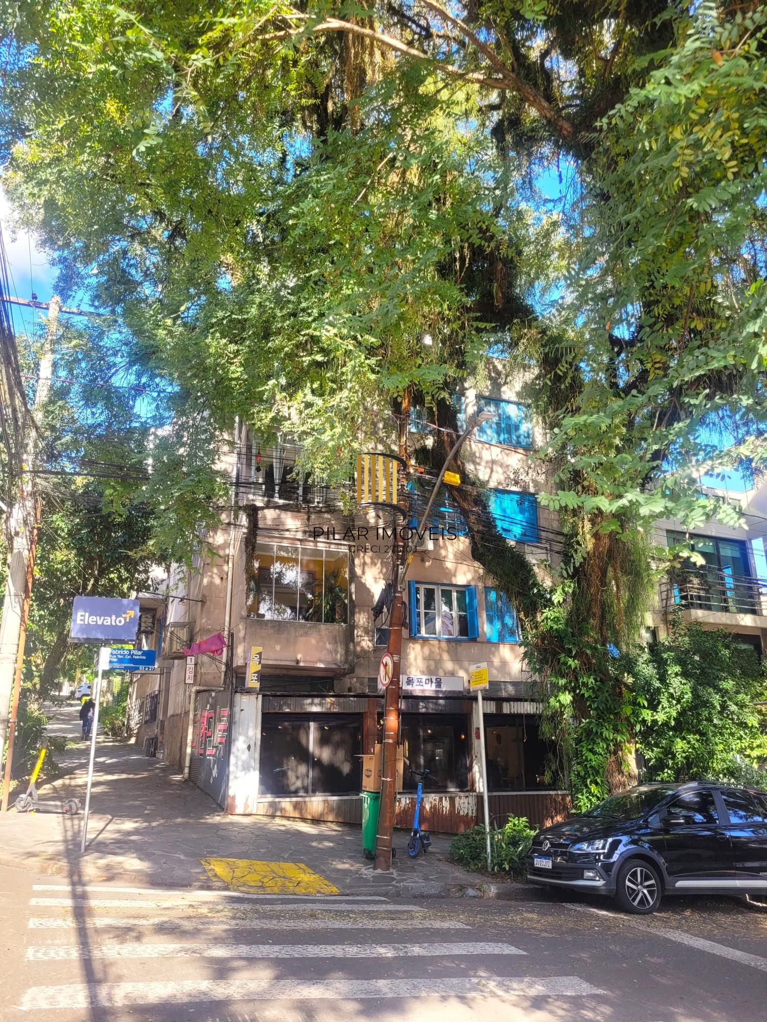 Lindo apartamento 2 dormitórios todo Reformado no Bairro Moinhos.