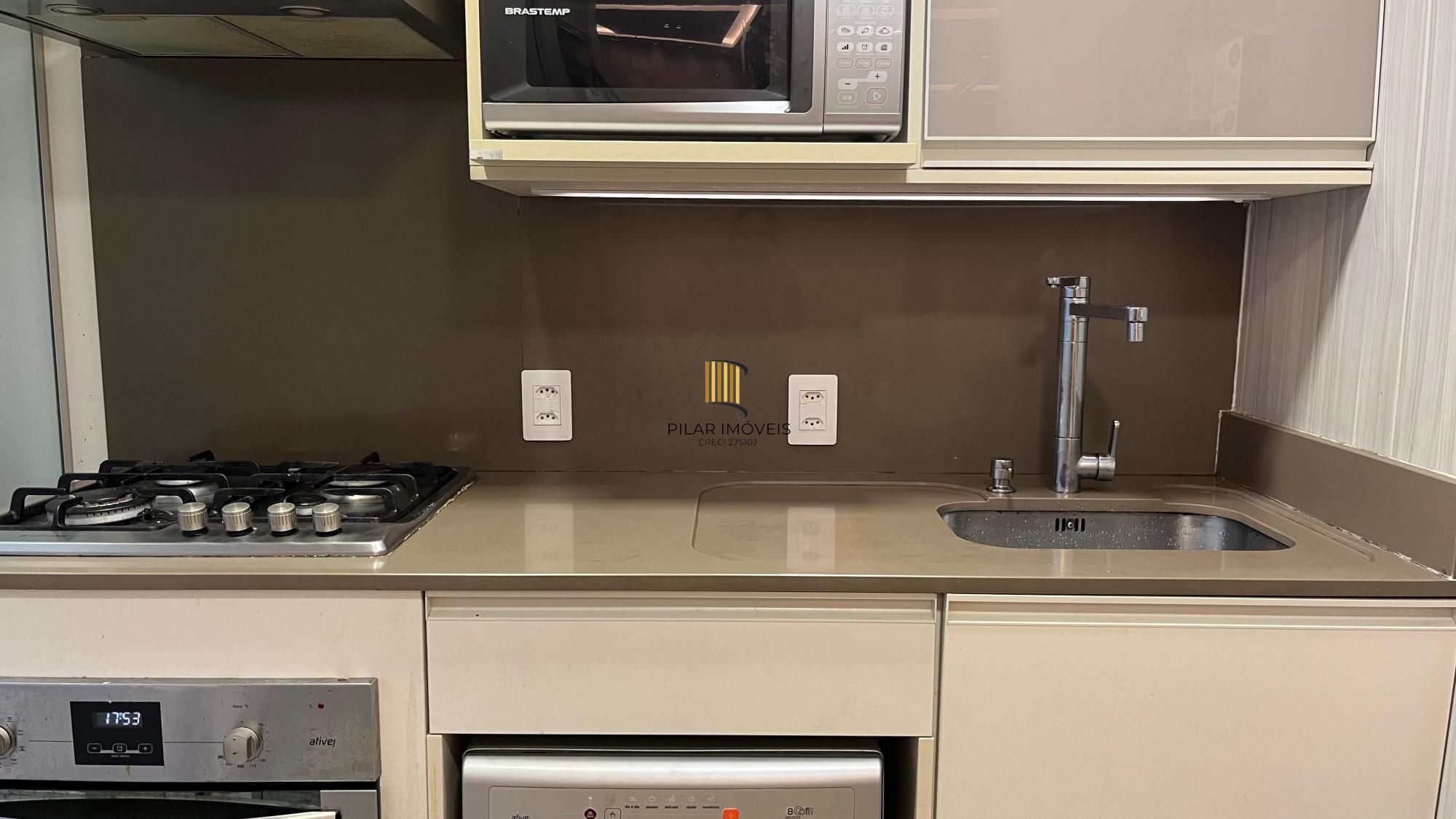 NO BAIRRO MONT'SERRAT APARTAMENTO 2 DORMITÓRIOS COM VAGA COBERTA!